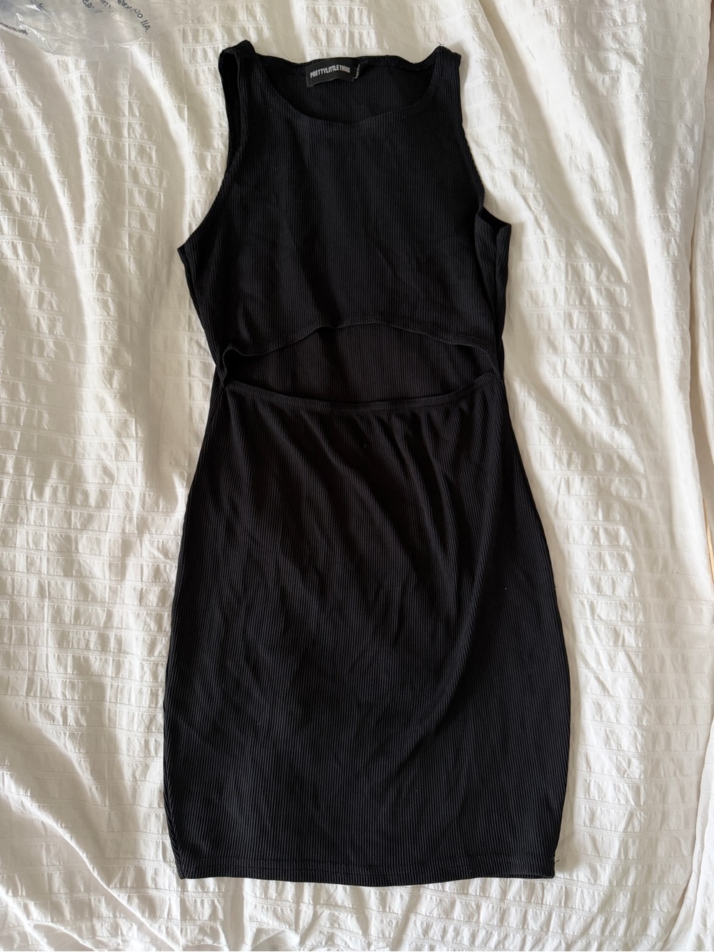 PrettyLittleThing Black Ribbed Underboob Cutout Midi Dress